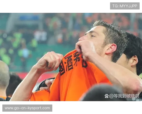 C罗的影响力超越球场,引发多方讨论 C罗的影响力超越球场,引发多方讨论