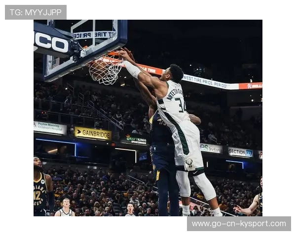 NBA雄鹿字母哥欧步突破完成暴力扣框