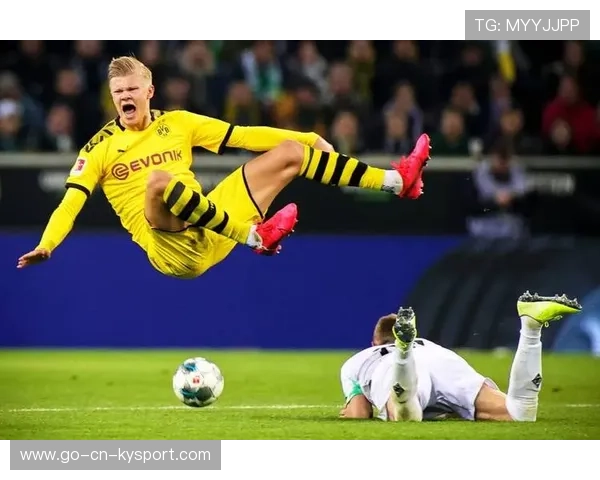 哈兰德的身体对抗能力在英超赛场尤为突出，哈兰德过人集锦