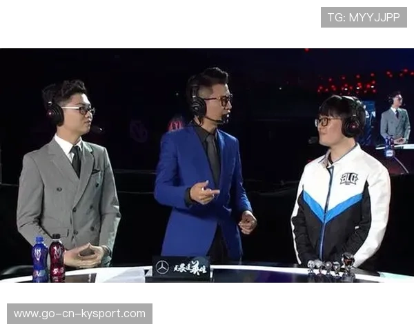 BLG中路推线入侵野区，对面视野被清空